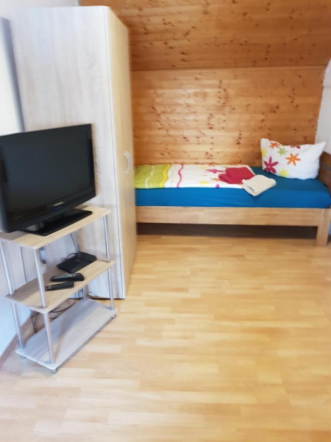 Appartement Gastehaus Nickolai à Flomborn Extérieur photo