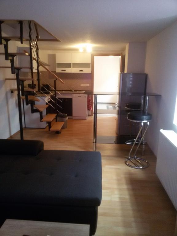 Appartement Gastehaus Nickolai à Flomborn Extérieur photo